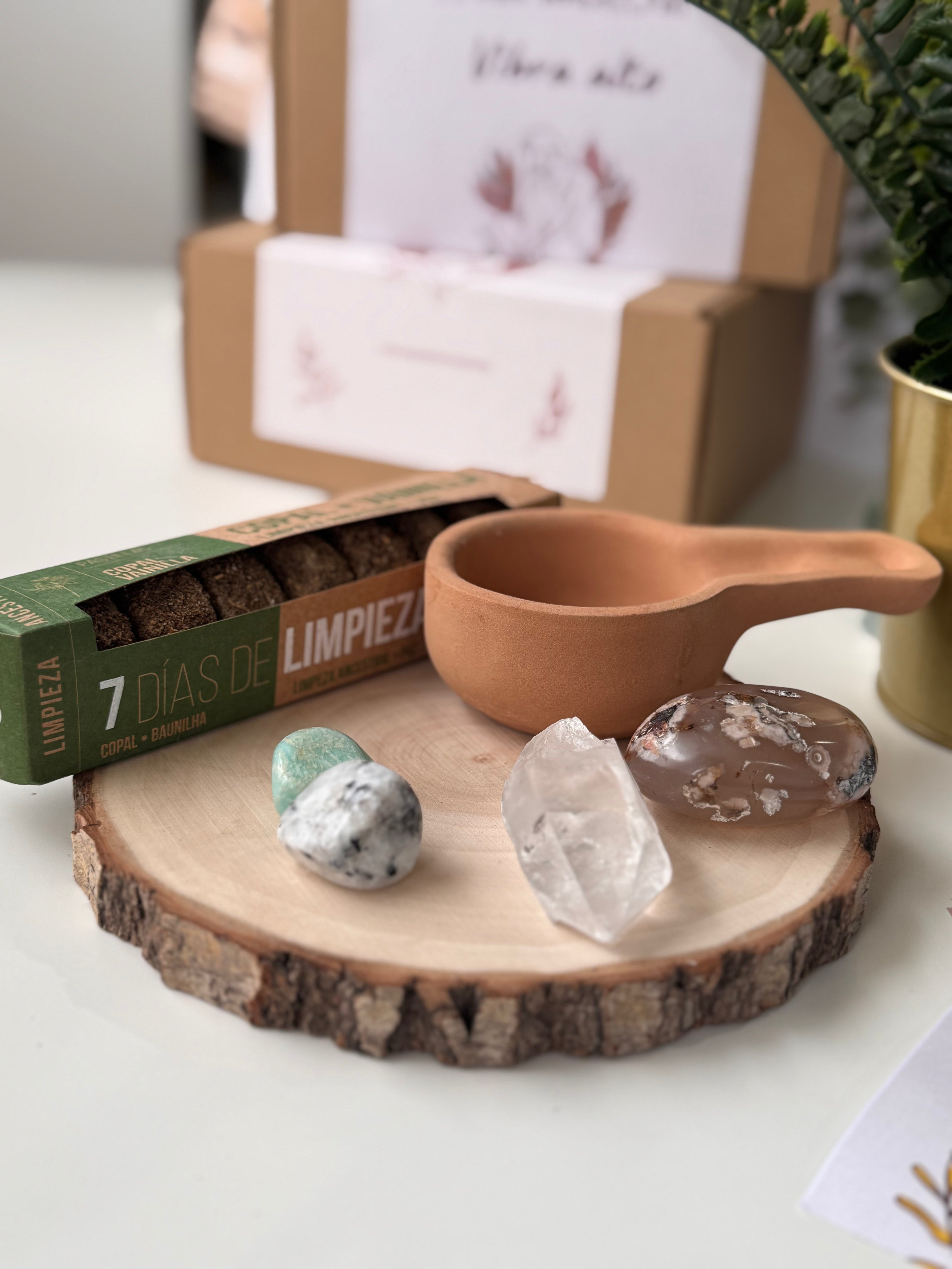 🕯️ Cómo limpiar la energía de tu hogar y mantenerlo lleno de luz