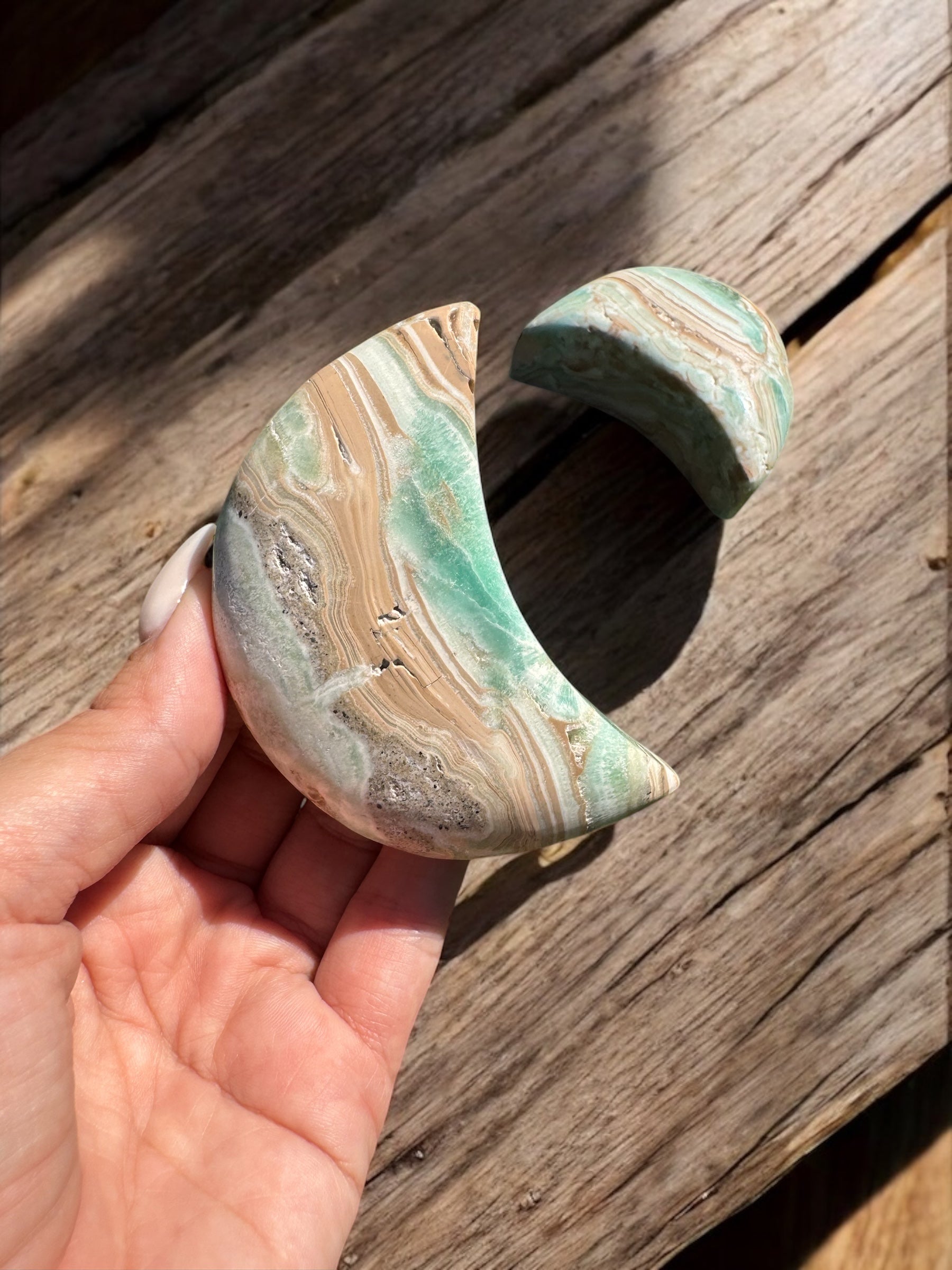 MEDIA LUNA DE ARAGONITO AZUL | CALMA EMOCIONAL | COMUNICACION | PAZ INTERIOR