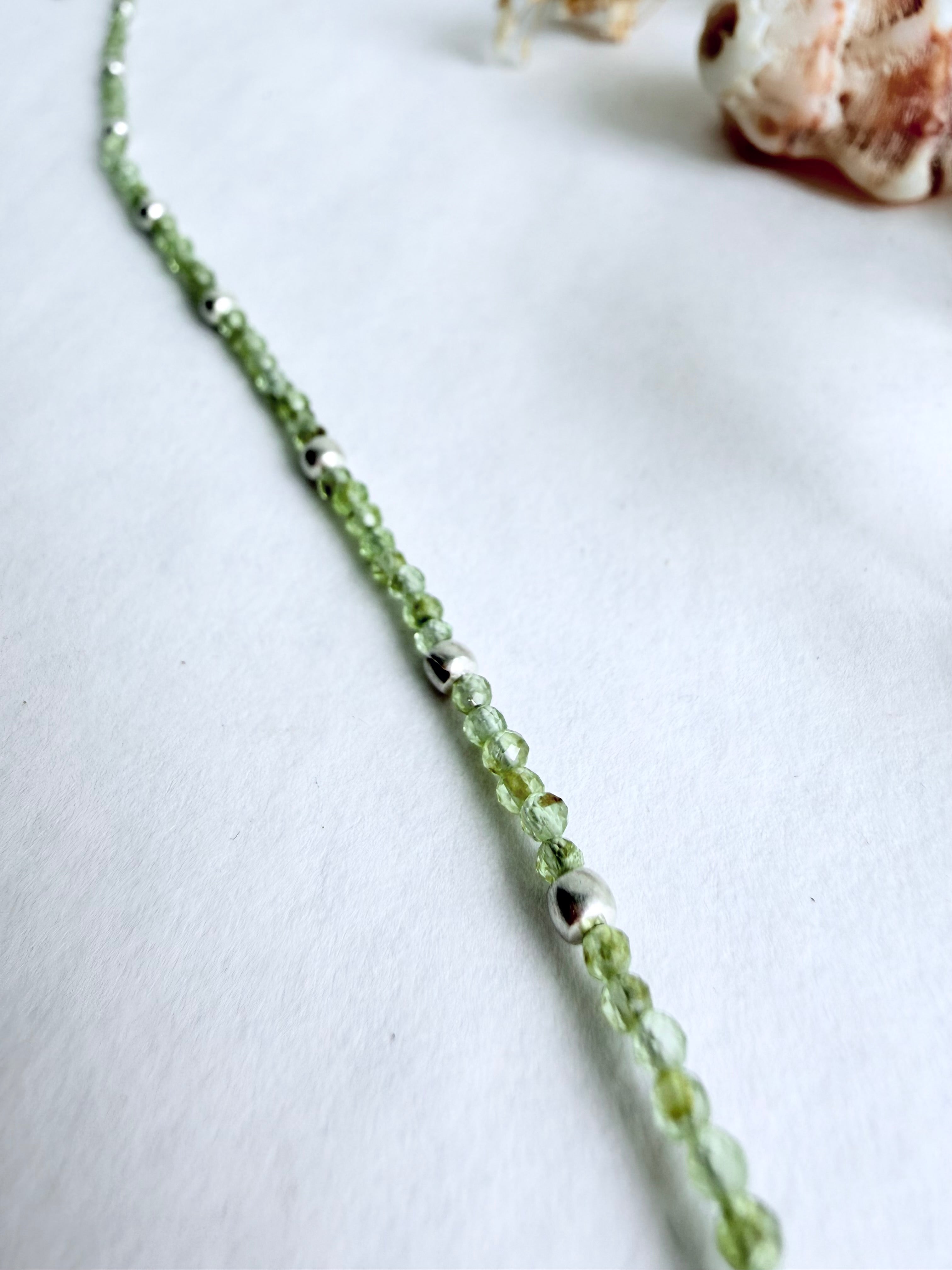 PULSERA OLIVINO FACETADO | ABRECAMINOS