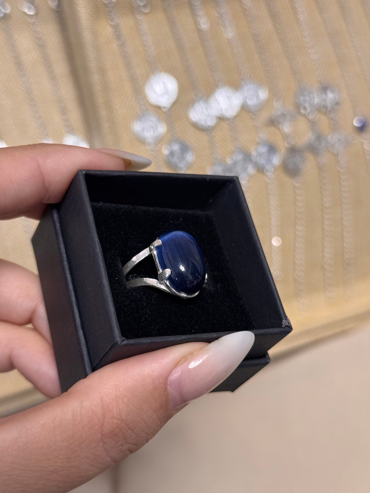 Anillo selenita azul ajustable de plata de ley