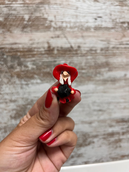 Mini brujita protectora roja con turmalina
