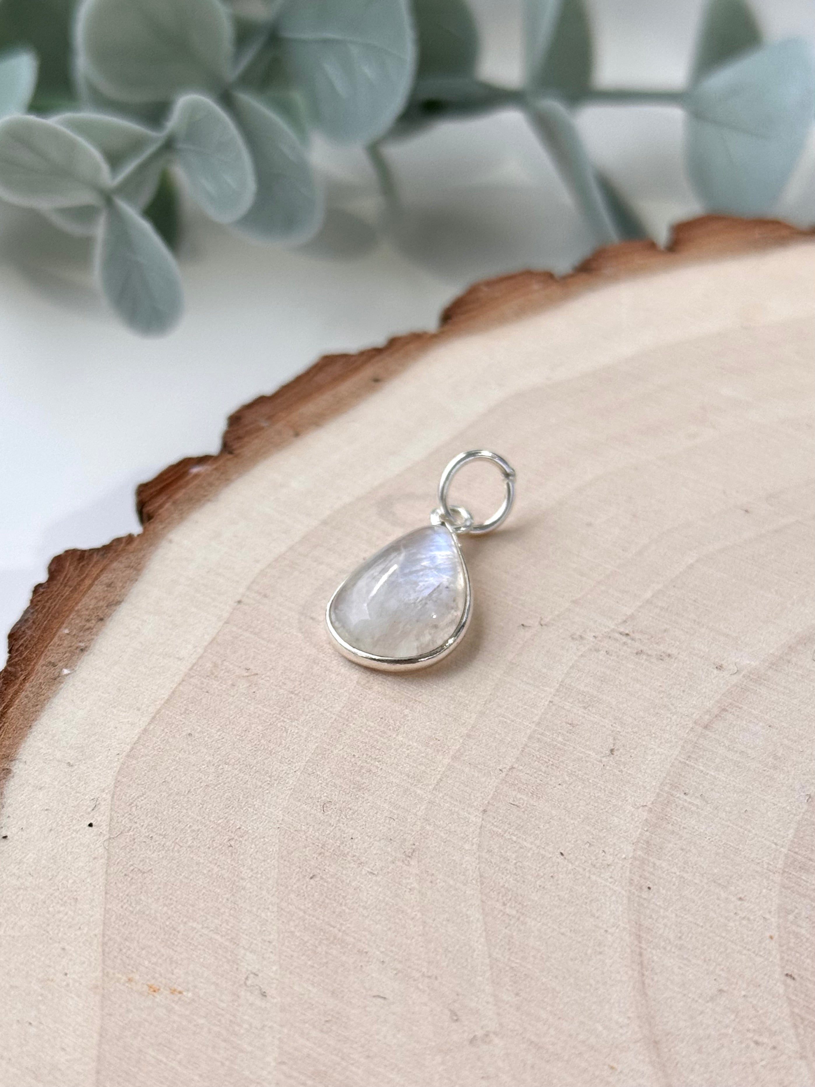 COLGANTE GOTA PIEDRA LUNA