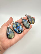 COLGANTE CABUJÓN LABRADORITA | CONEXIÓN ESPIRITUAL