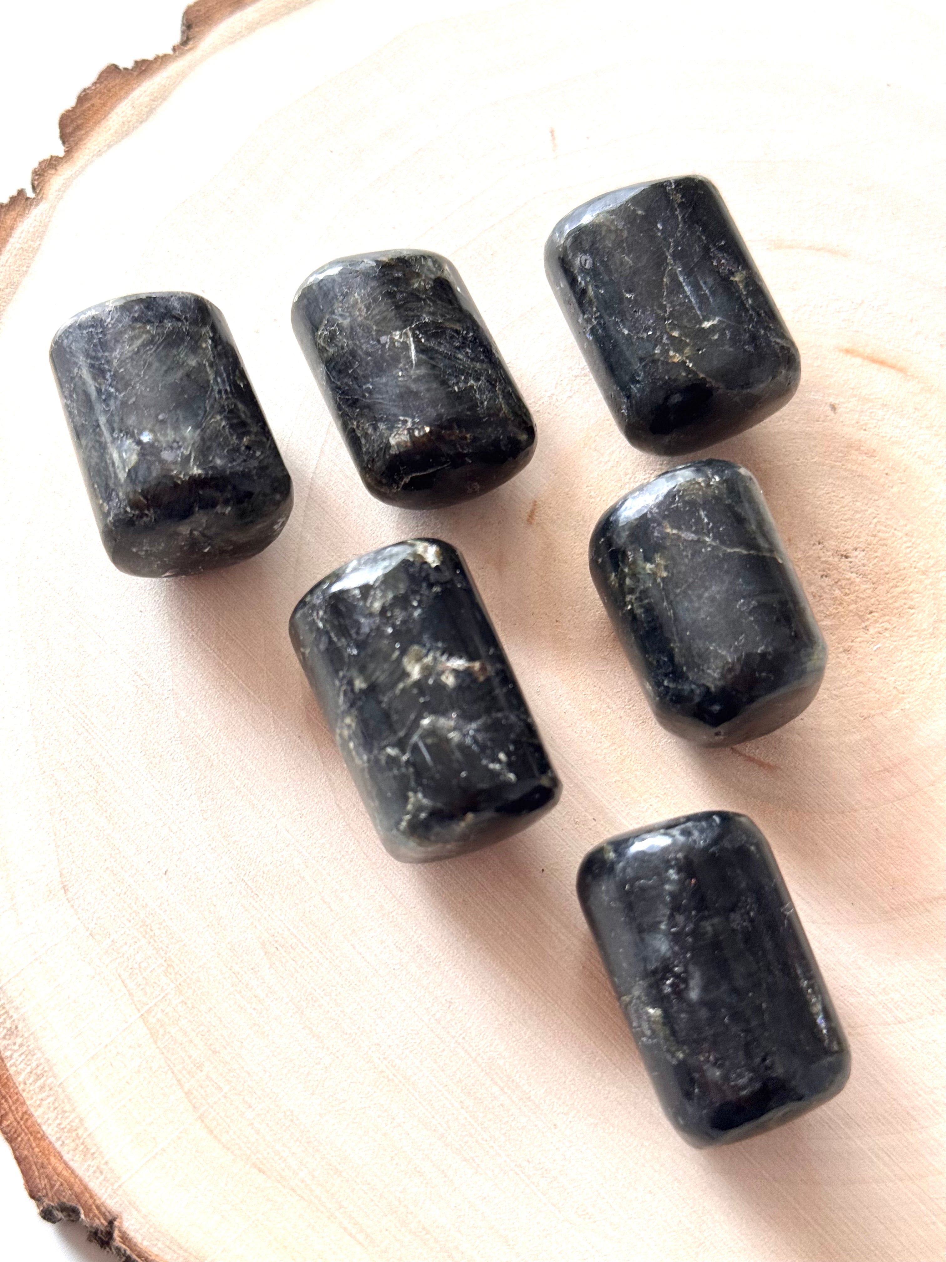 NUUMMITE | NUEVOS COMIENZOS | MANIFESTACIÓN