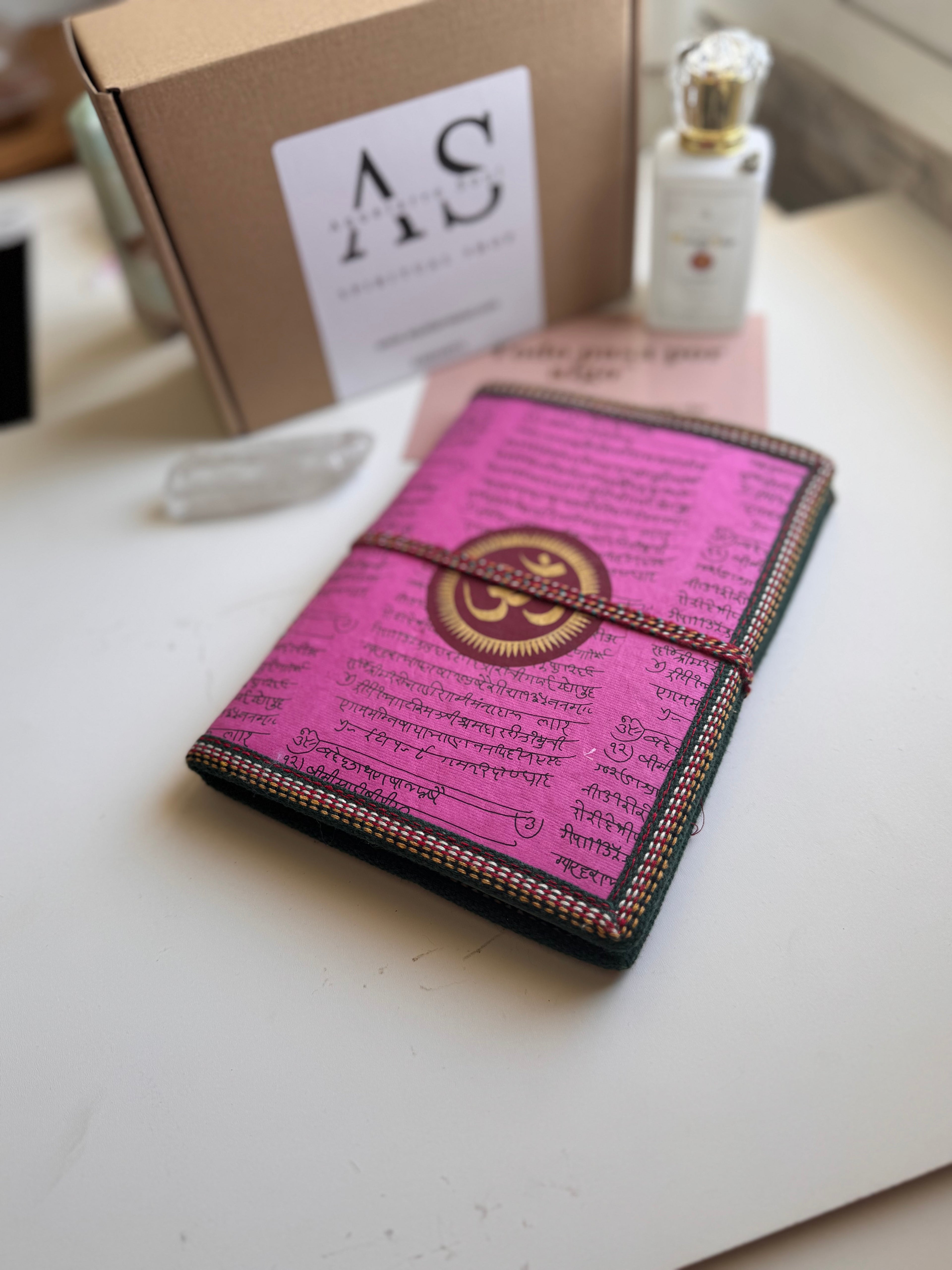 LIBRETA DE PAPEL NATURAL CON MOTIVO HINDÚ | ELIGE  MODELO