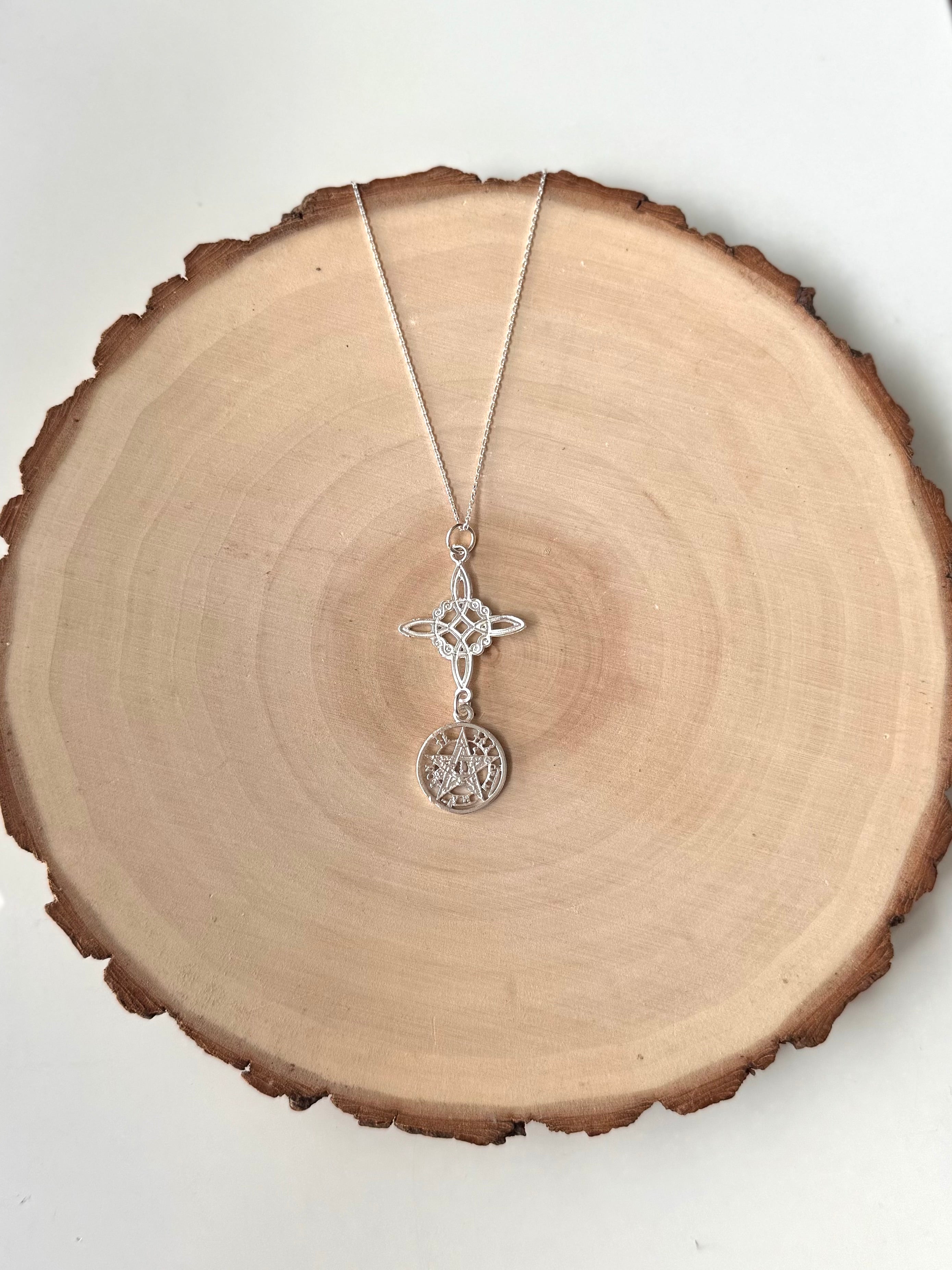 COLGANTE DOBLE PROTECCIÓN | NUDO BRUJA + TETRAGRAMATON