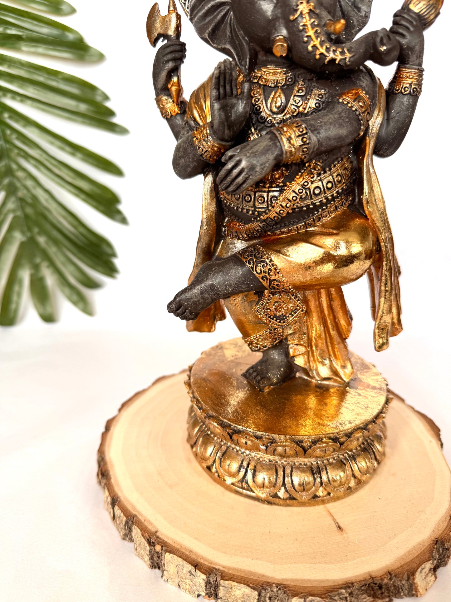 GANESHA DE PIE 27CM