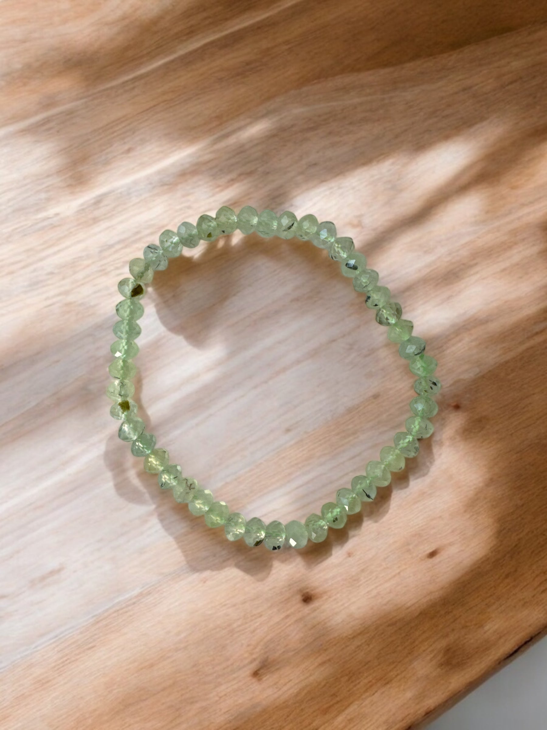 PULSERA FACETADA | PREHNITA | CALMA | CONEXIÓN ESPIRITUAL