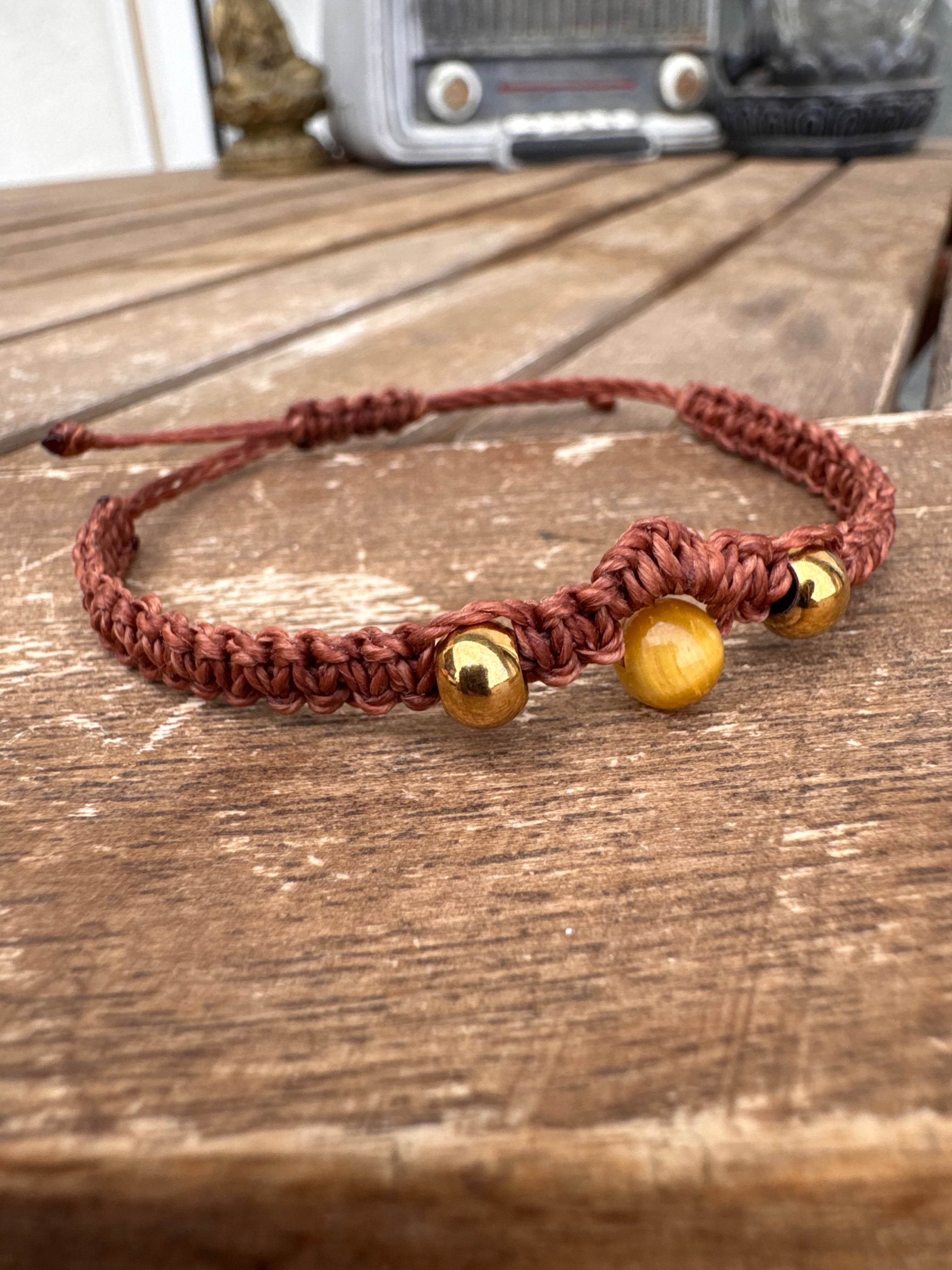 PULSERA SOL MACRAMÉ | OJO TIGRE DORADO