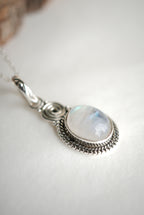 COLGANTE LUNA CÍCLICA | ENERGÍA FEMENINA