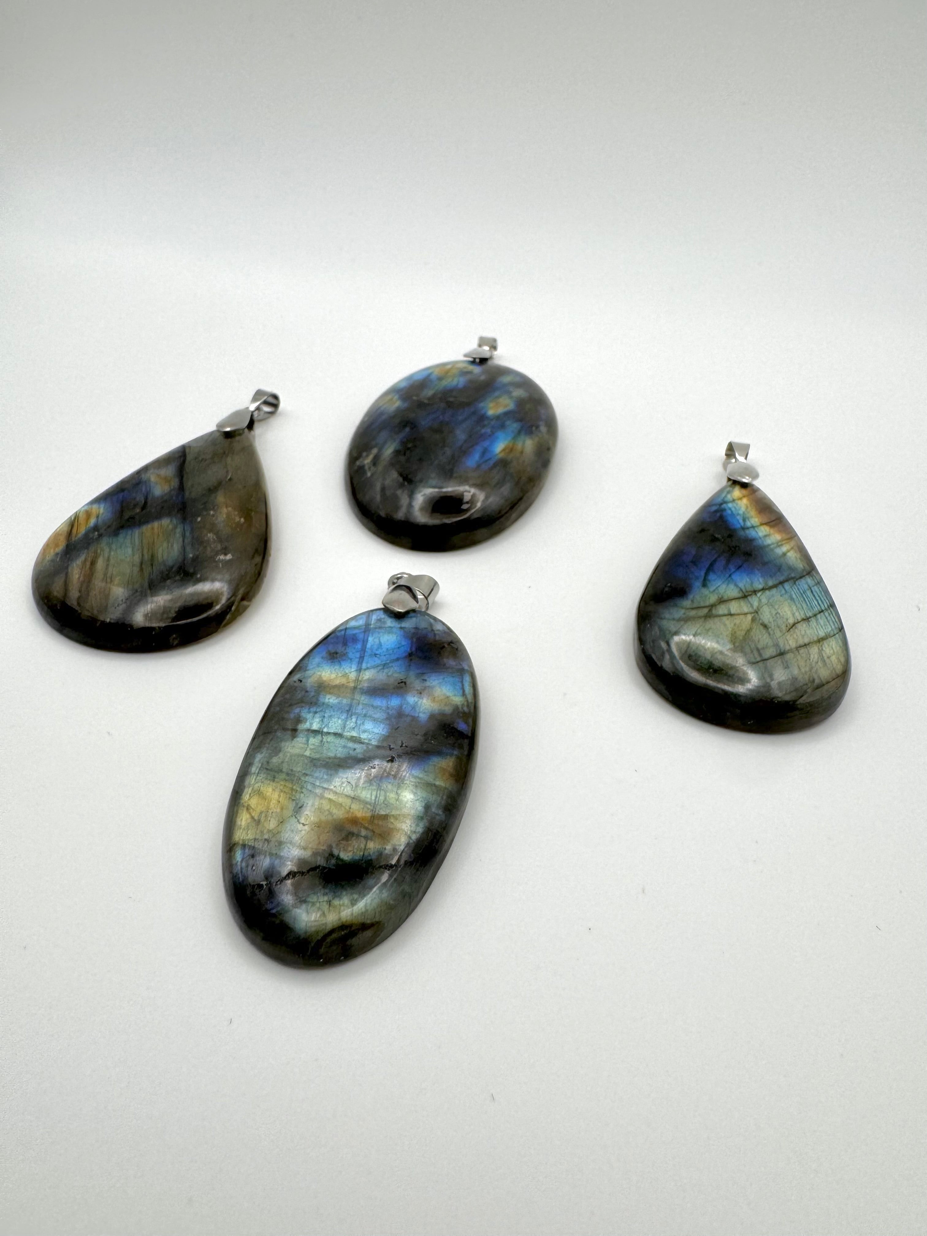 COLGANTE CABUJÓN LABRADORITA | CONEXIÓN ESPIRITUAL