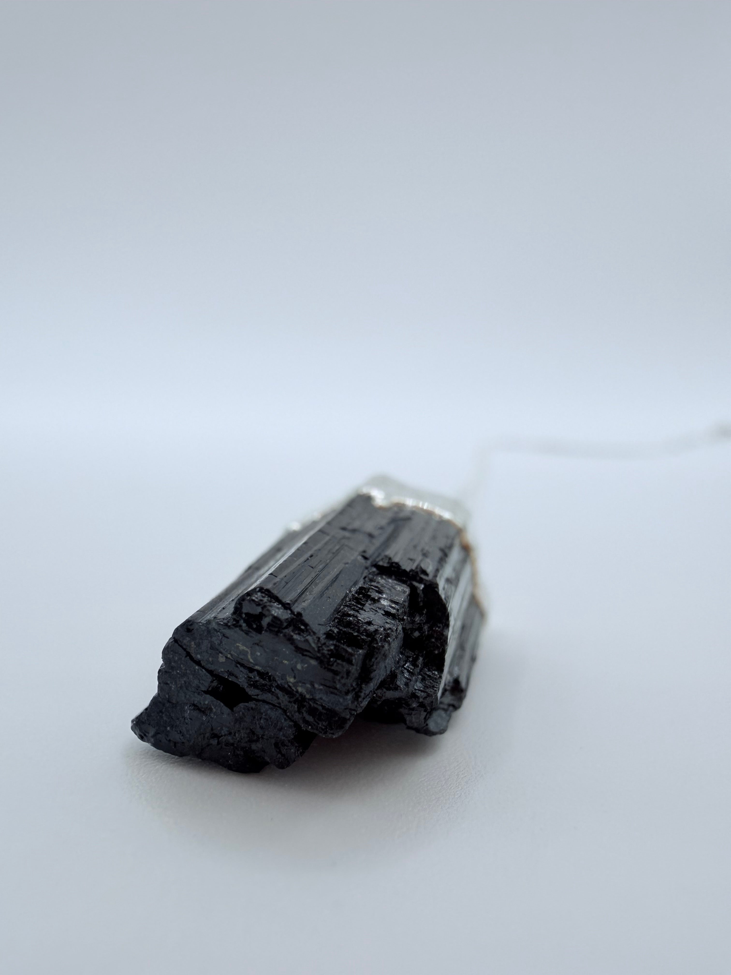 COLGANTE TURMALINA BARRA BAÑO DE PLATA