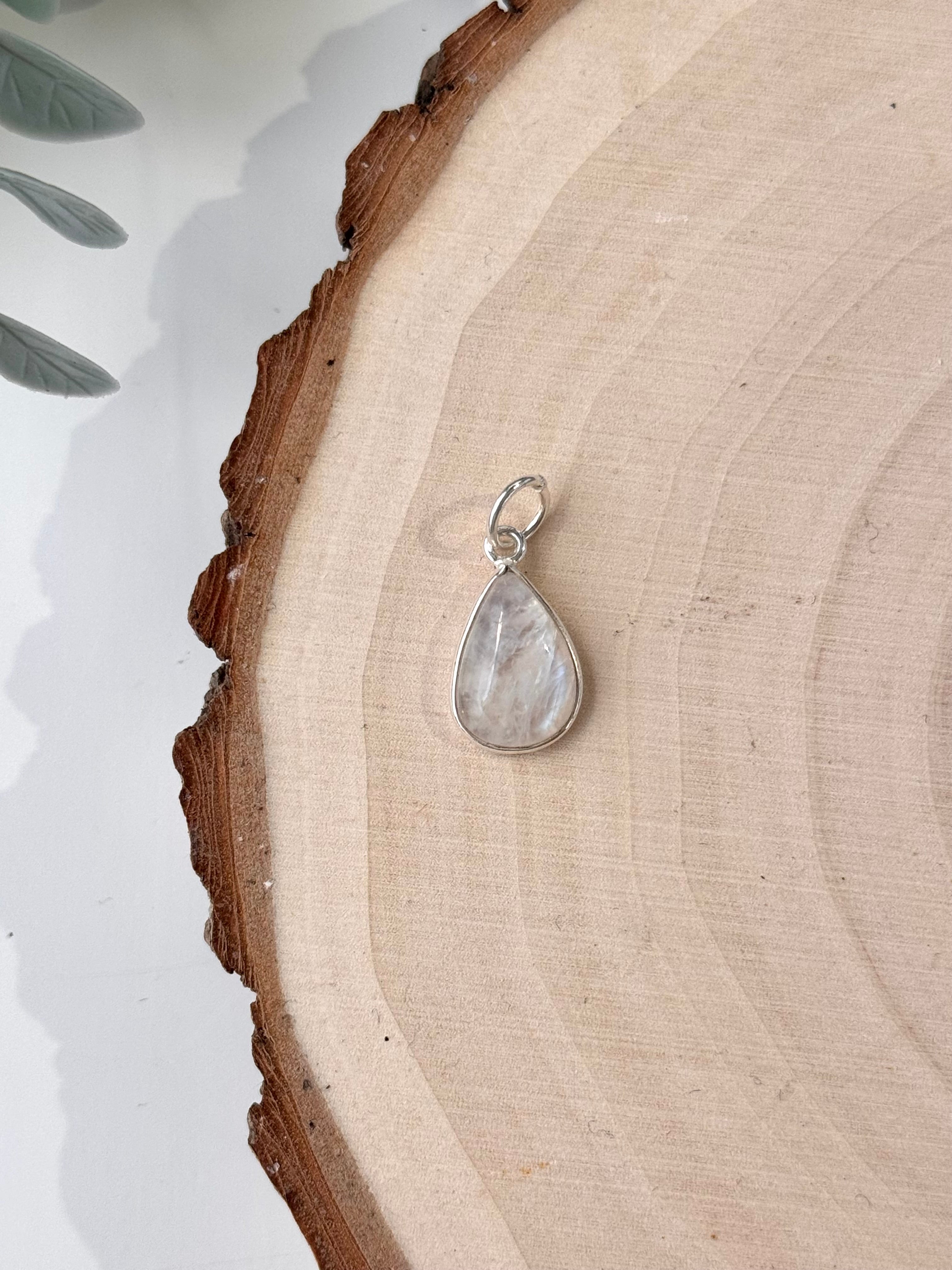 COLGANTE GOTA PIEDRA LUNA