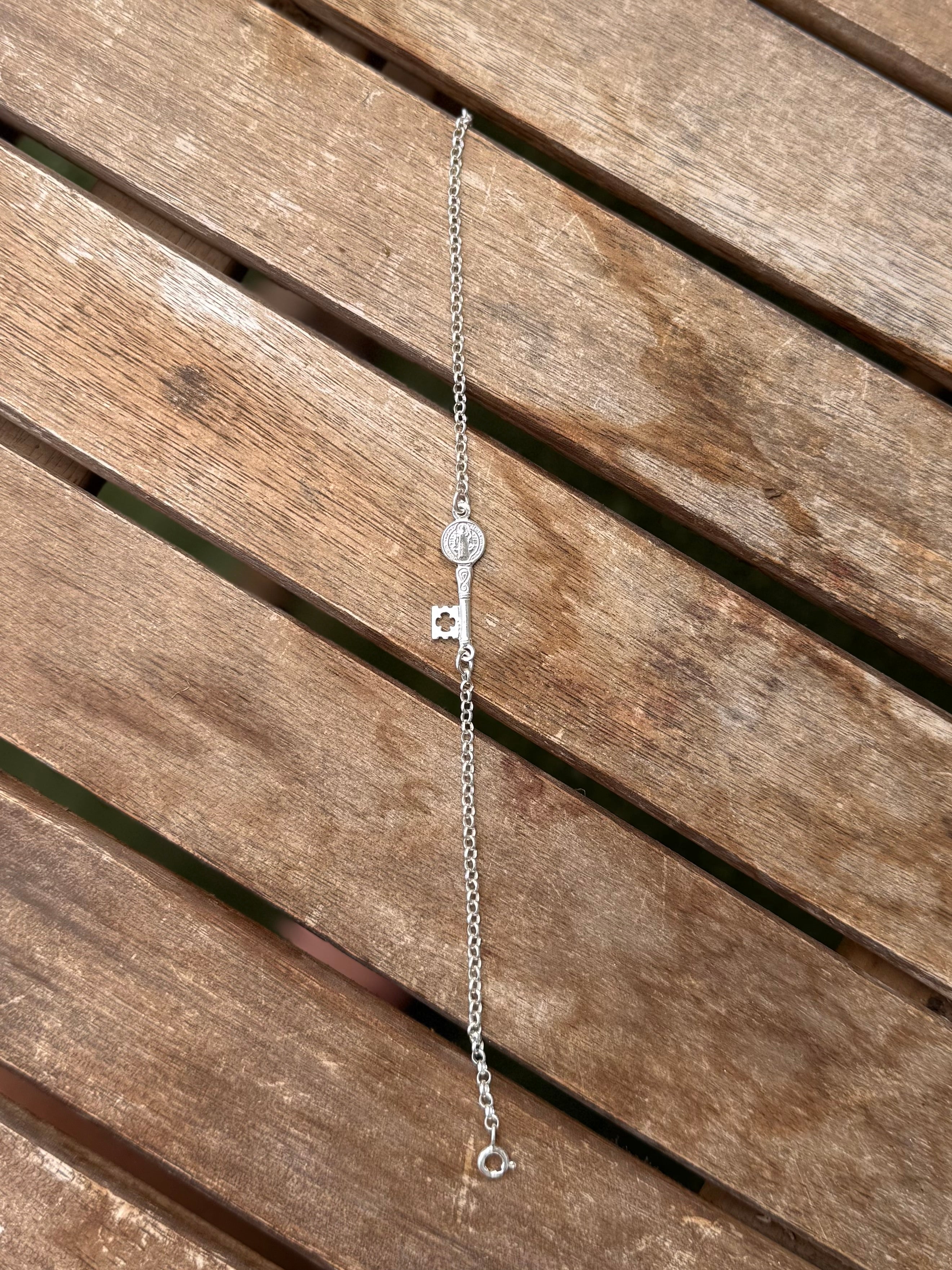 PULSERA DE PLATA LLAVE DE SAN BENITO | ABRECAMINOS | PROTECCIÓN