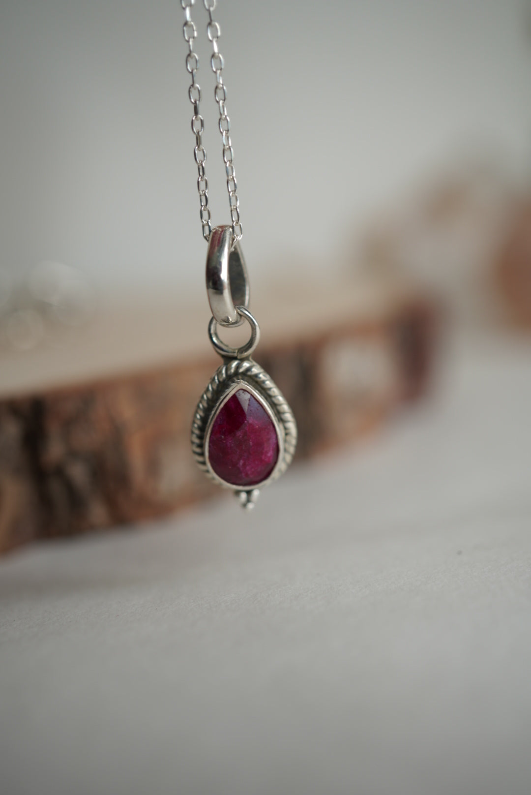 COLGANTE RUBI FACETADO