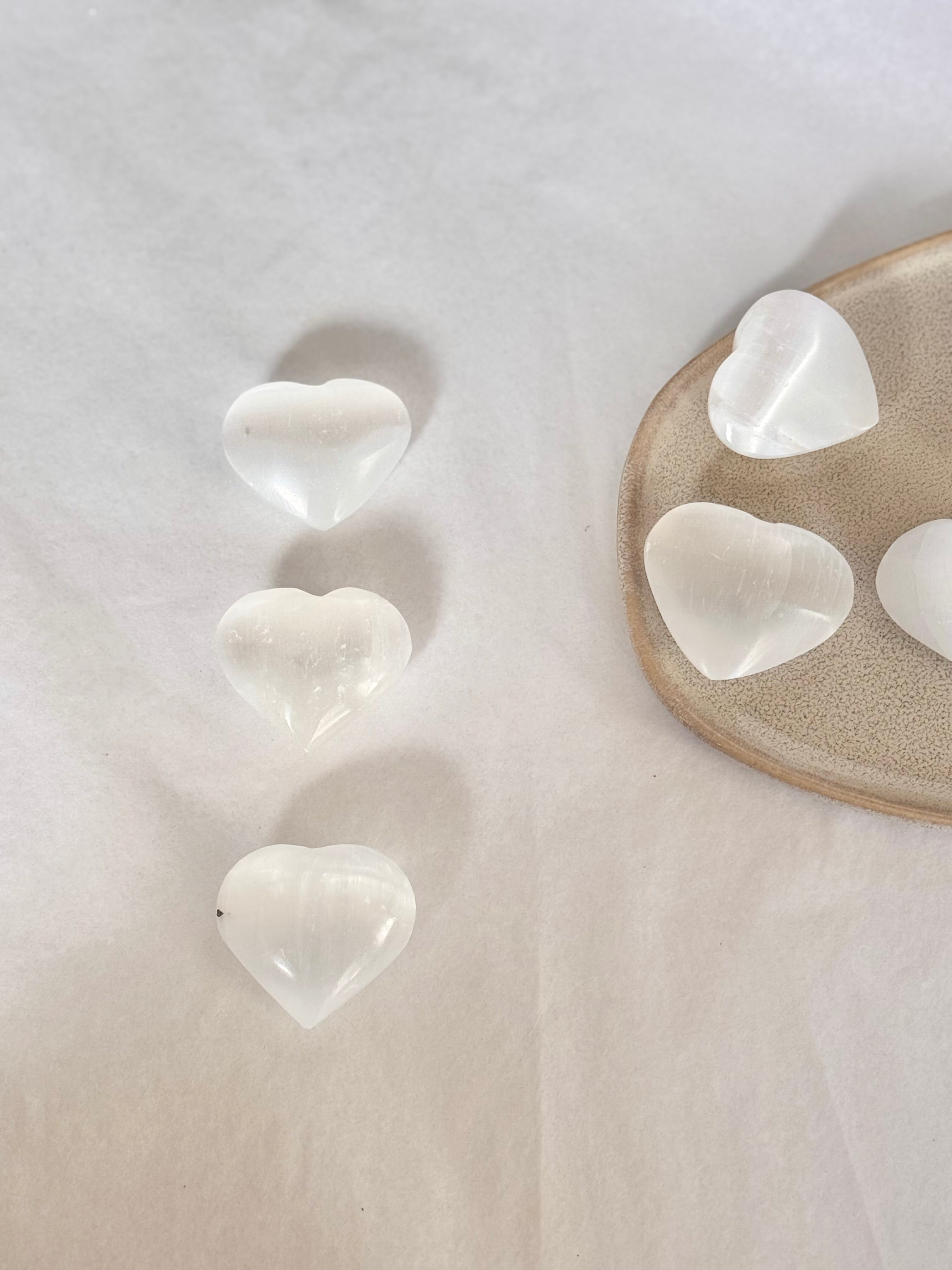 CORAZÓN DE SELENITA PULIDO