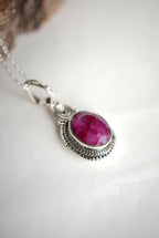 COLGANTE LLAMA SAGRADA | RUBI