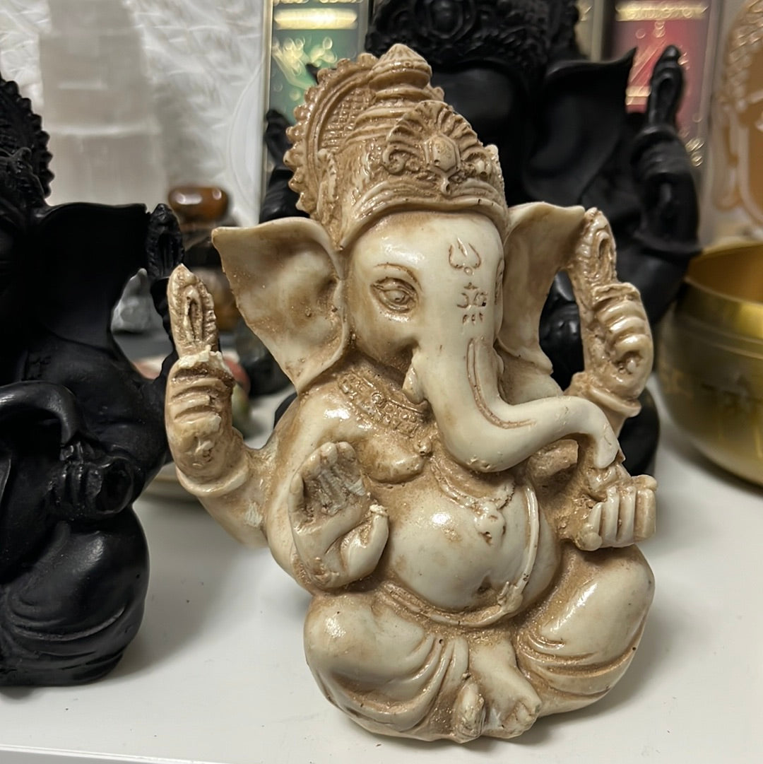 Ganesha resina marfil 14cm