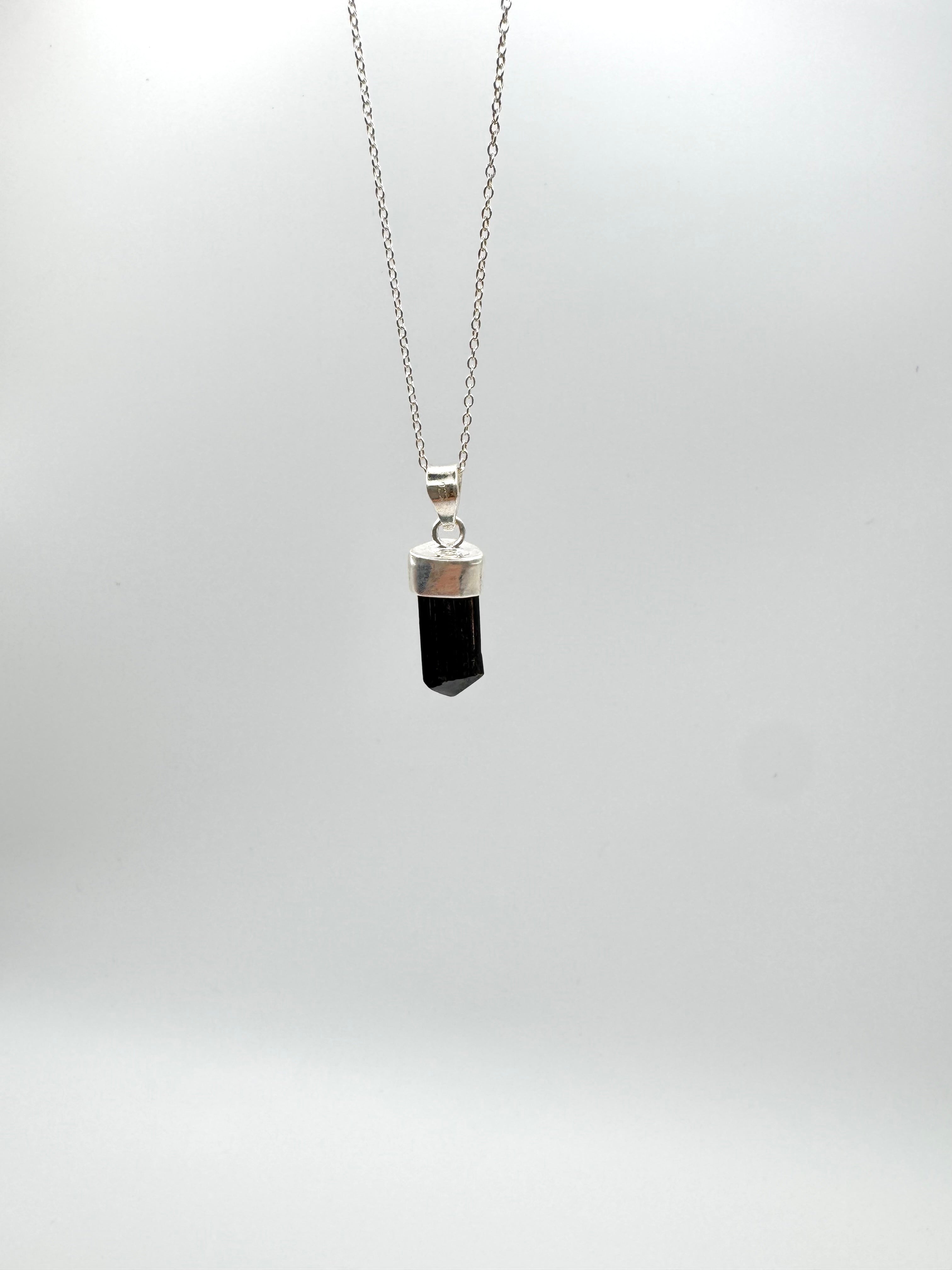 COLGANTE BARRA TURMALINA PLATA