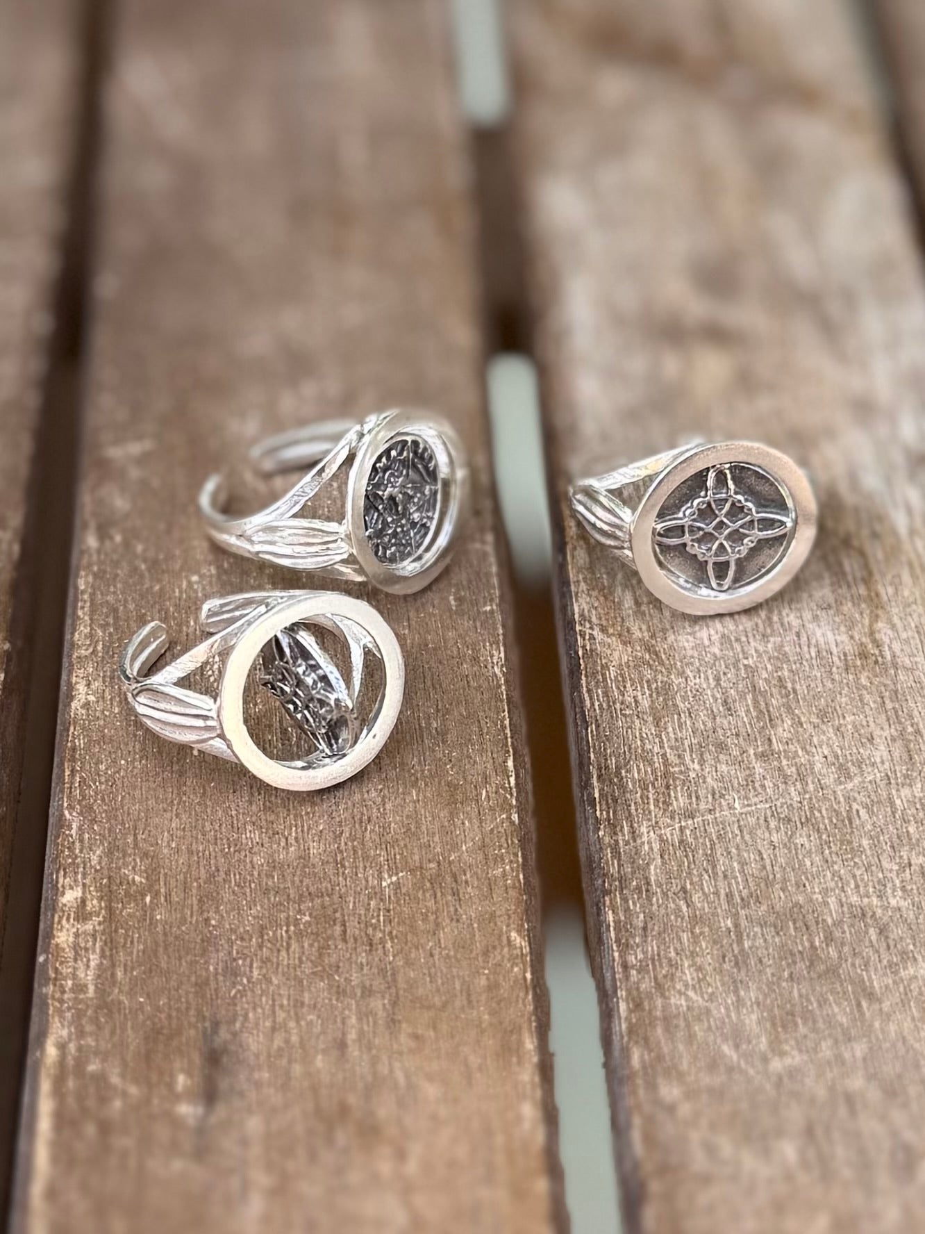 ANILLO GIRATORIO DOBLE PROTECCIÓN NUDO BRUJA Y TETRAGRAMATON