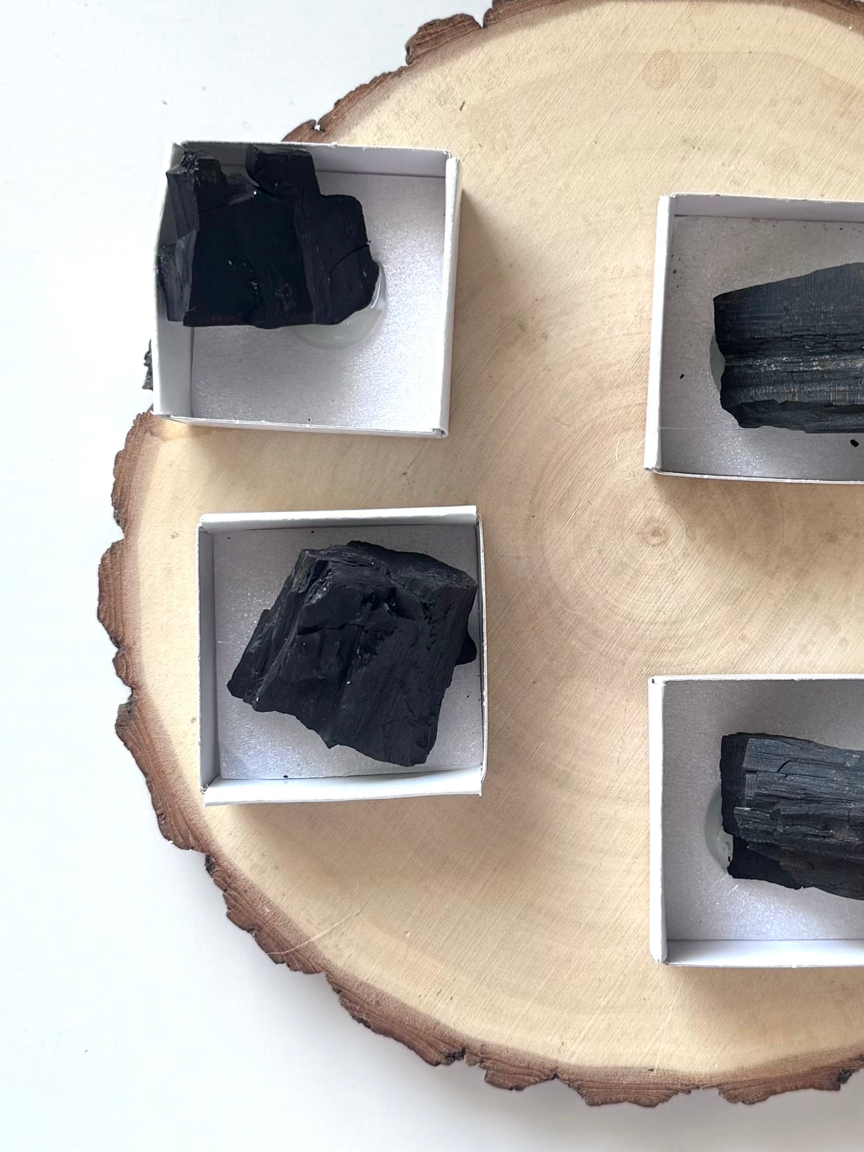 AZABACHE EN BRUTO EDICIÓN LIMITADA