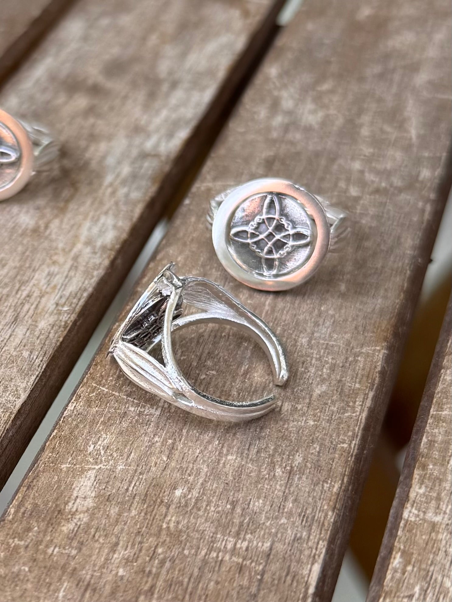 ANILLO GIRATORIO DOBLE PROTECCIÓN NUDO BRUJA Y TETRAGRAMATON