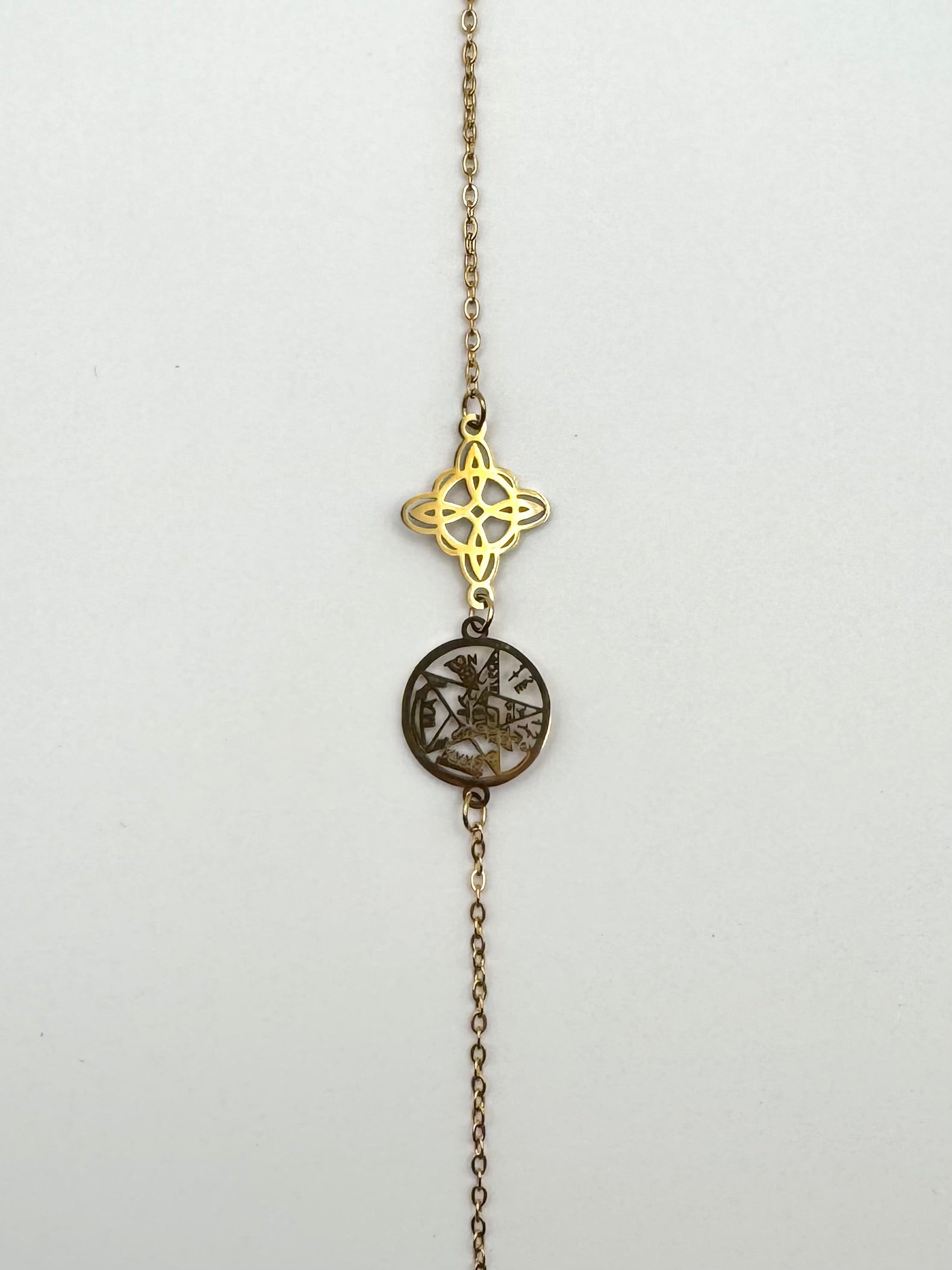 PULSERA DOBLE PROTECCION | ACERO | NUDO DE BRUJA Y TETRAGRAMATON