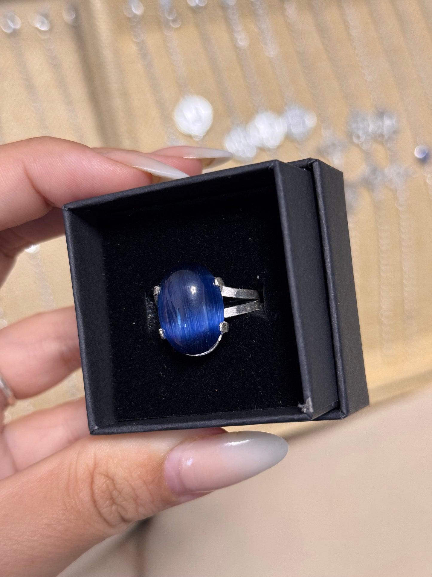 Anillo selenita azul ajustable de plata de ley