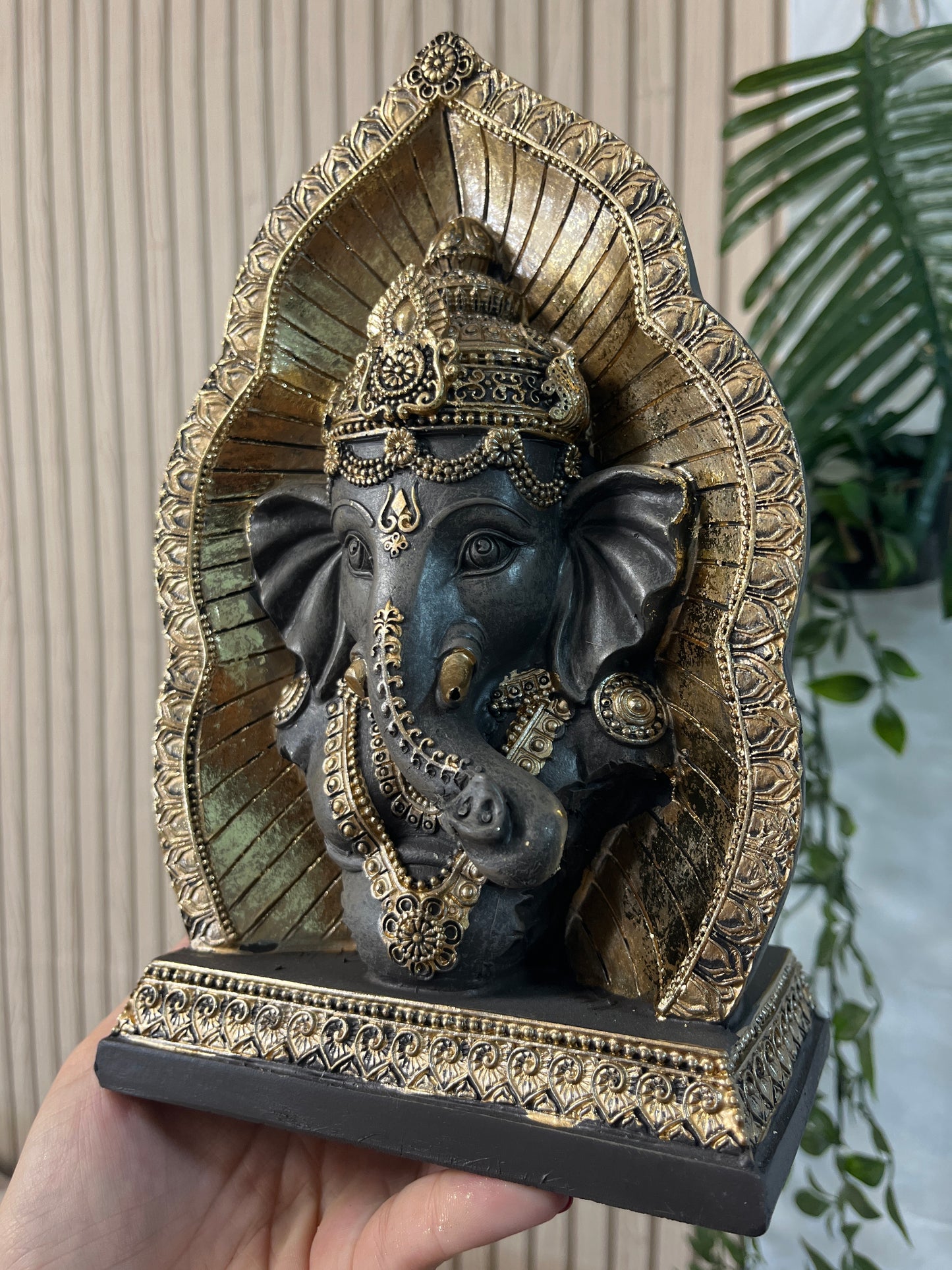 Ganesha busto dorado 23cm
