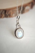 COLGANTE LUNA CÍCLICA | ENERGÍA FEMENINA