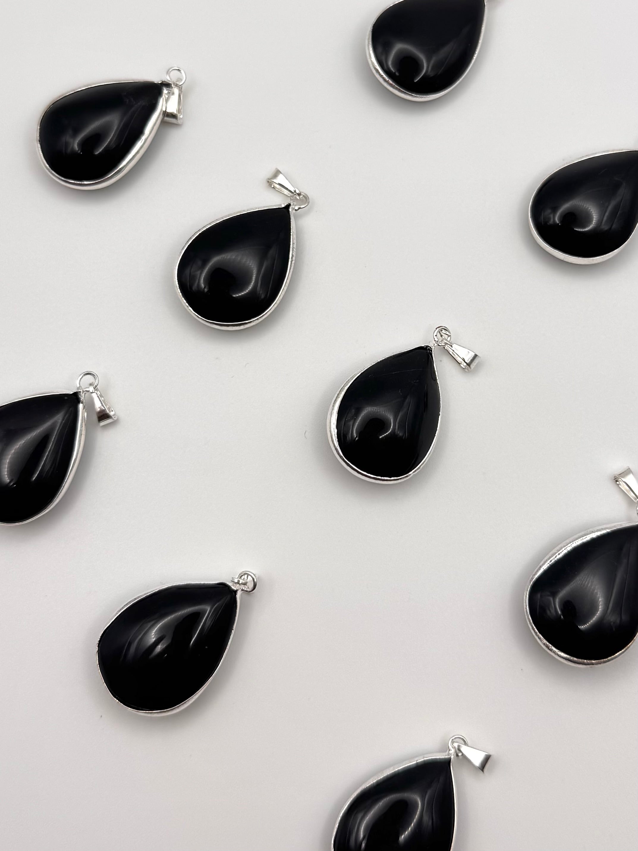 COLGANTE GOTA OBSIDIANA EN BAÑO DE PLATA