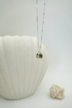 MOLDAVITA COLGANTE PLATA