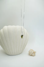 MOLDAVITA COLGANTE PLATA