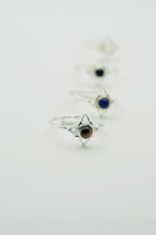 ANILLO AJUSTABLE DE NUDO DE BRUJA DE PLATA DE 11 MM CON PIEDRA NATURAL