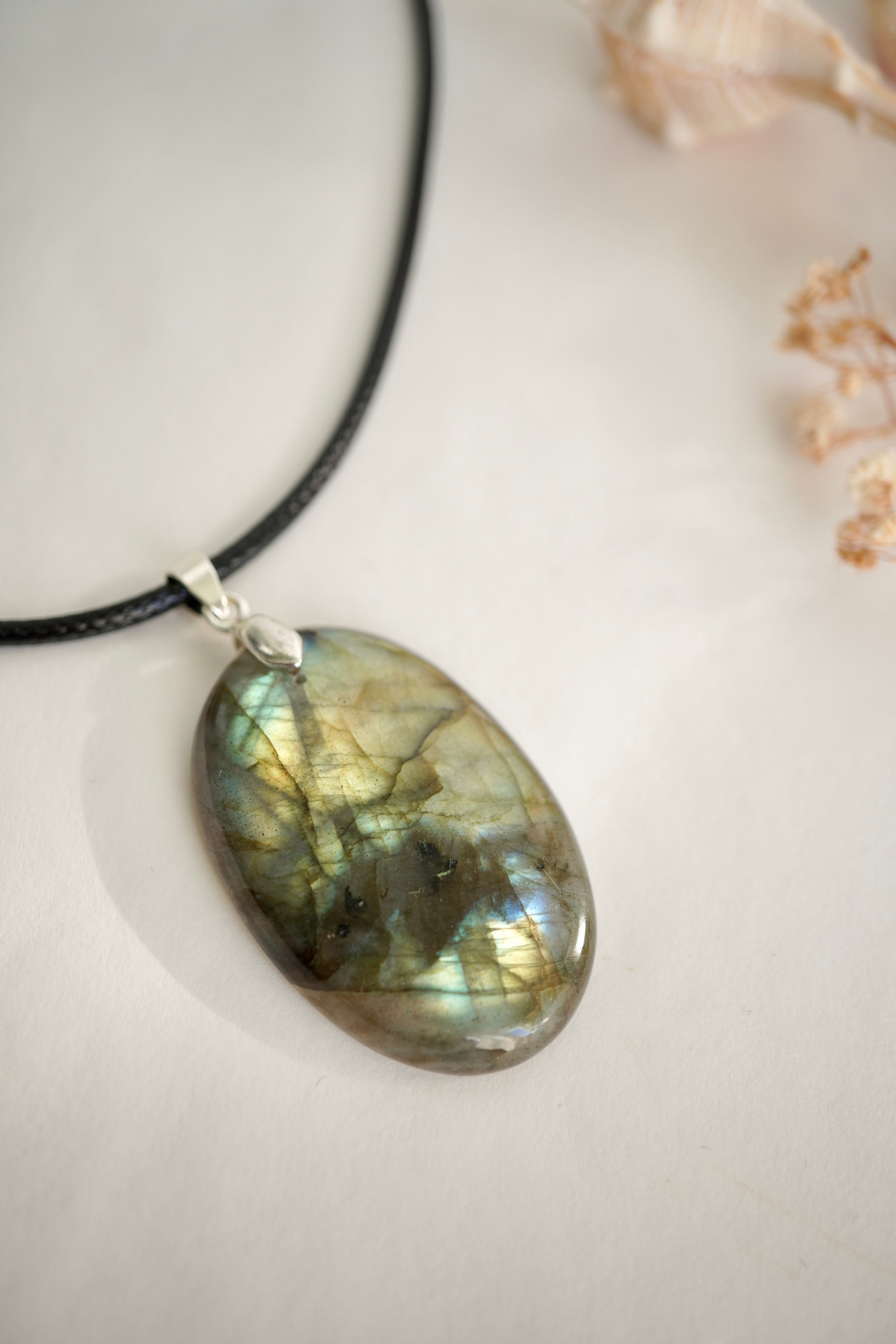 COLGANTE CABUJÓN LABRADORITA | CONEXIÓN ESPIRITUAL