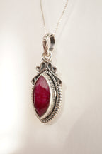 COLGANTE FUERZA INTERIOR | RUBÍ