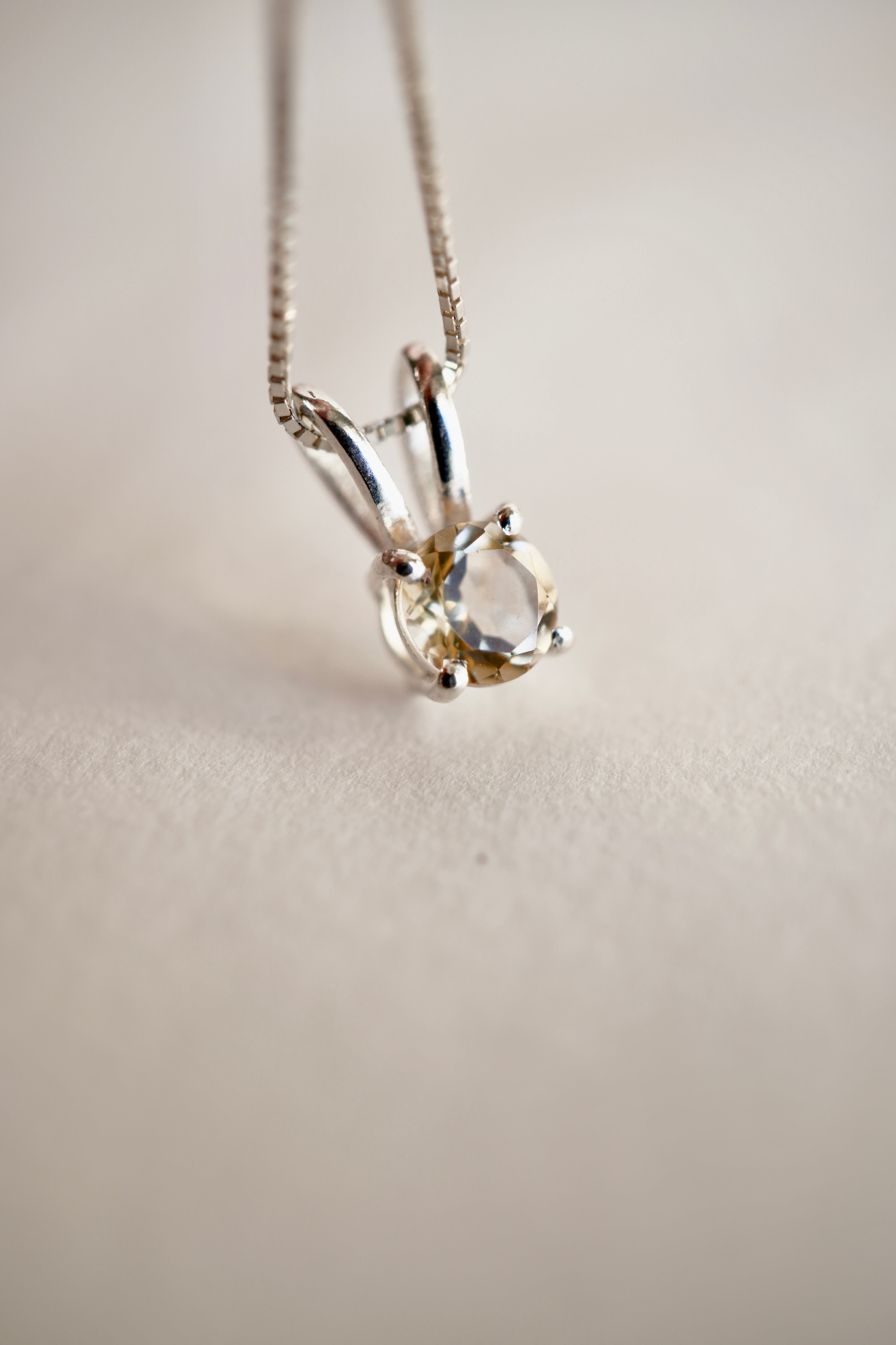 COLGANTE PUNTO DE LUZ CITRINO NATURAL