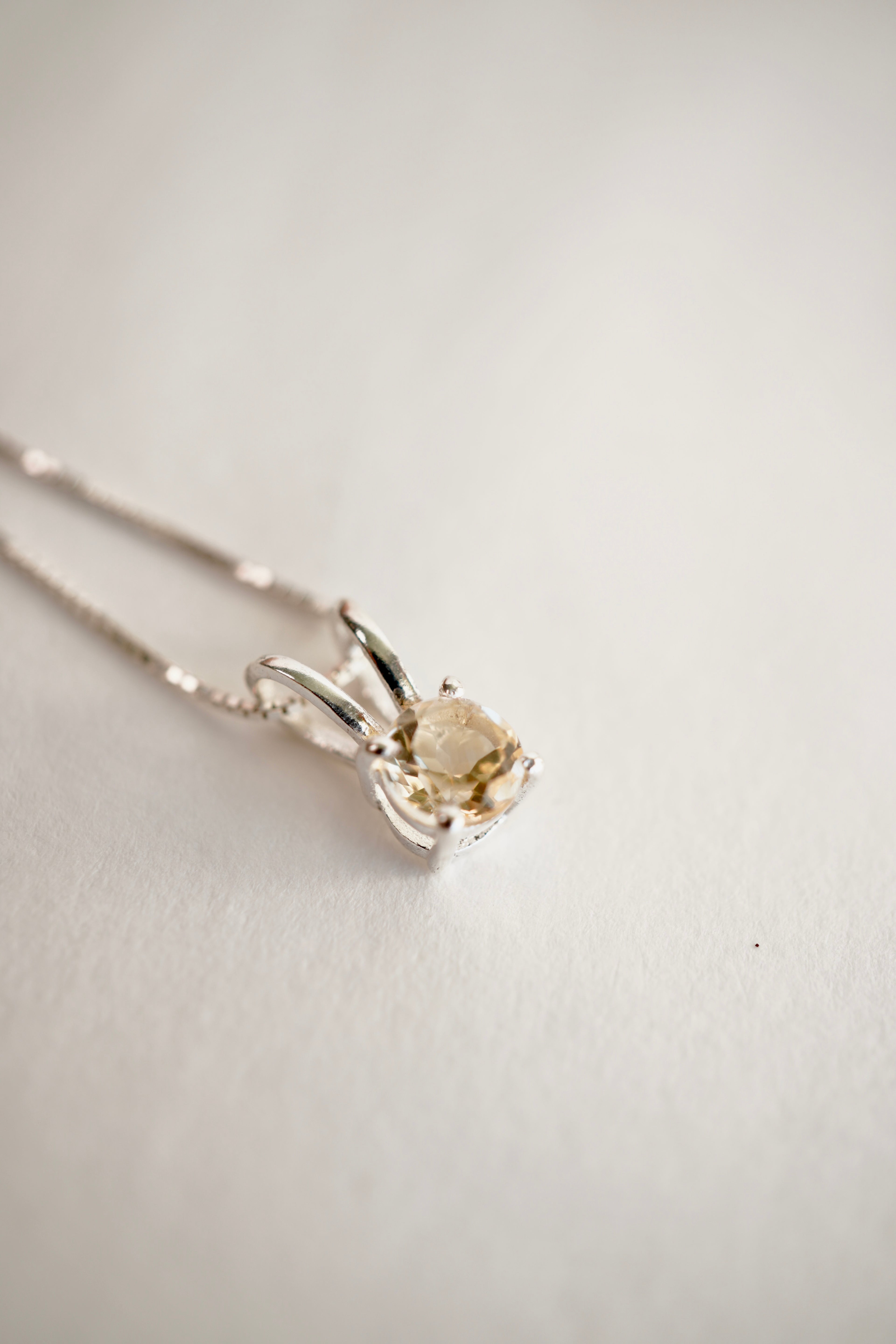 COLGANTE PUNTO DE LUZ CITRINO NATURAL