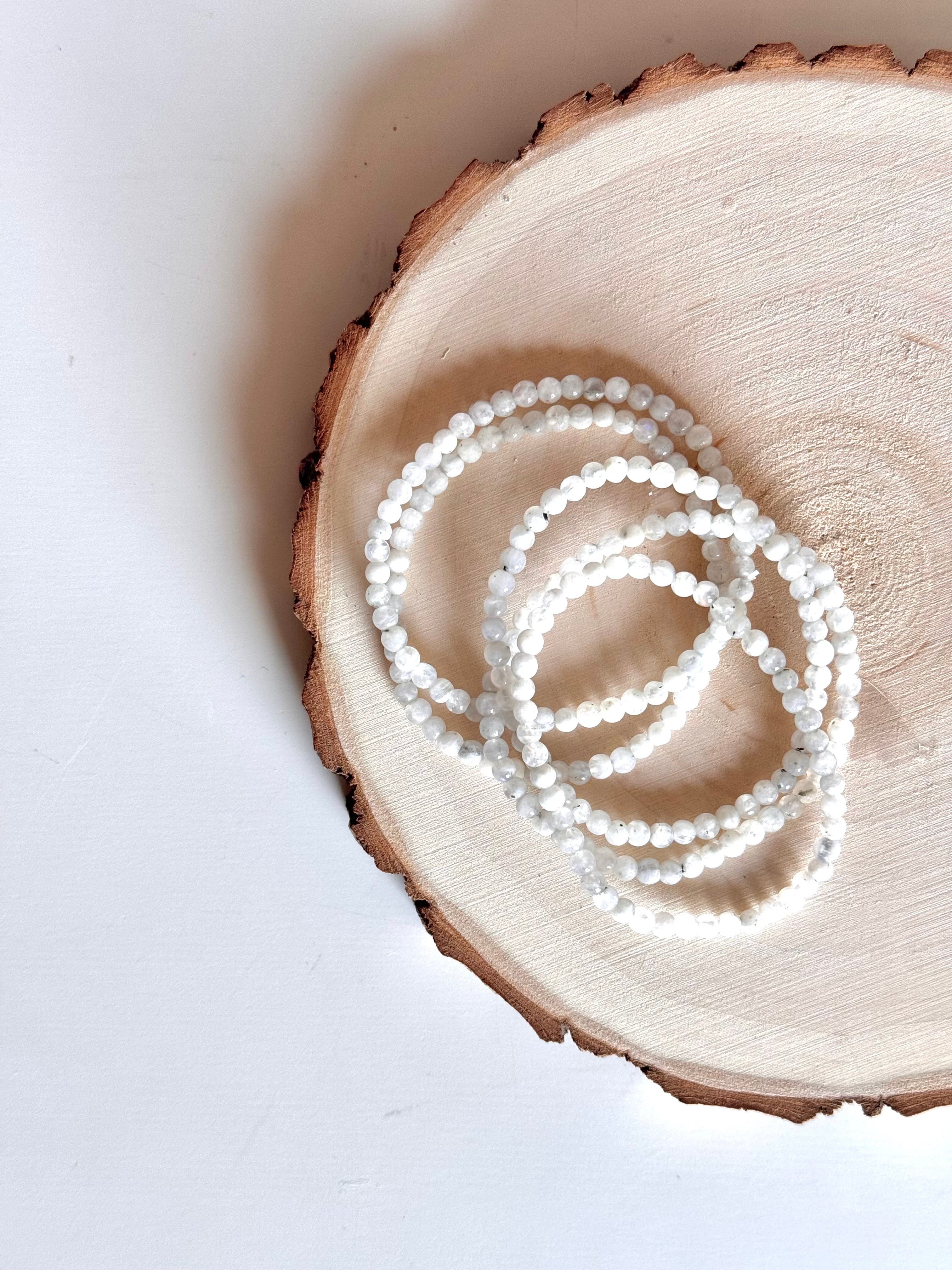 PULSERA FACETADA PIEDRA LUNA | FEMINIDAD | INTUICIÓN