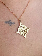 COLGANTE NUDO DE BRUJA ACERO INOXIDABLE DORADO