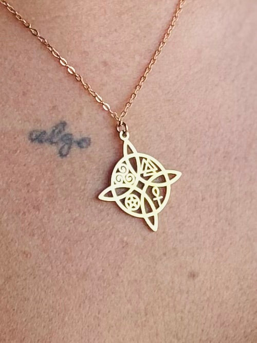 COLGANTE NUDO DE BRUJA ACERO INOXIDABLE DORADO