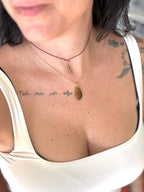 COLGANTE EN ACERO DORADO | FACETADO OJO DE TIGRE | PROTECCION