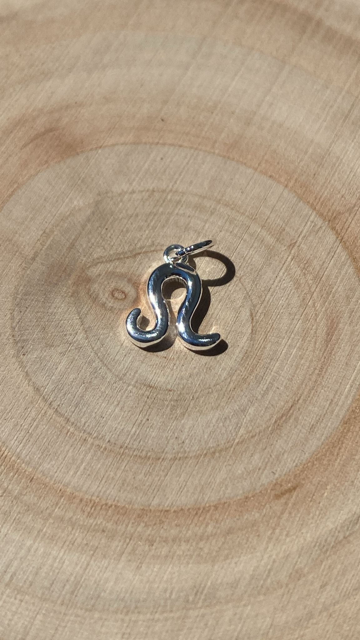 COLGANTE PLATA | LEO