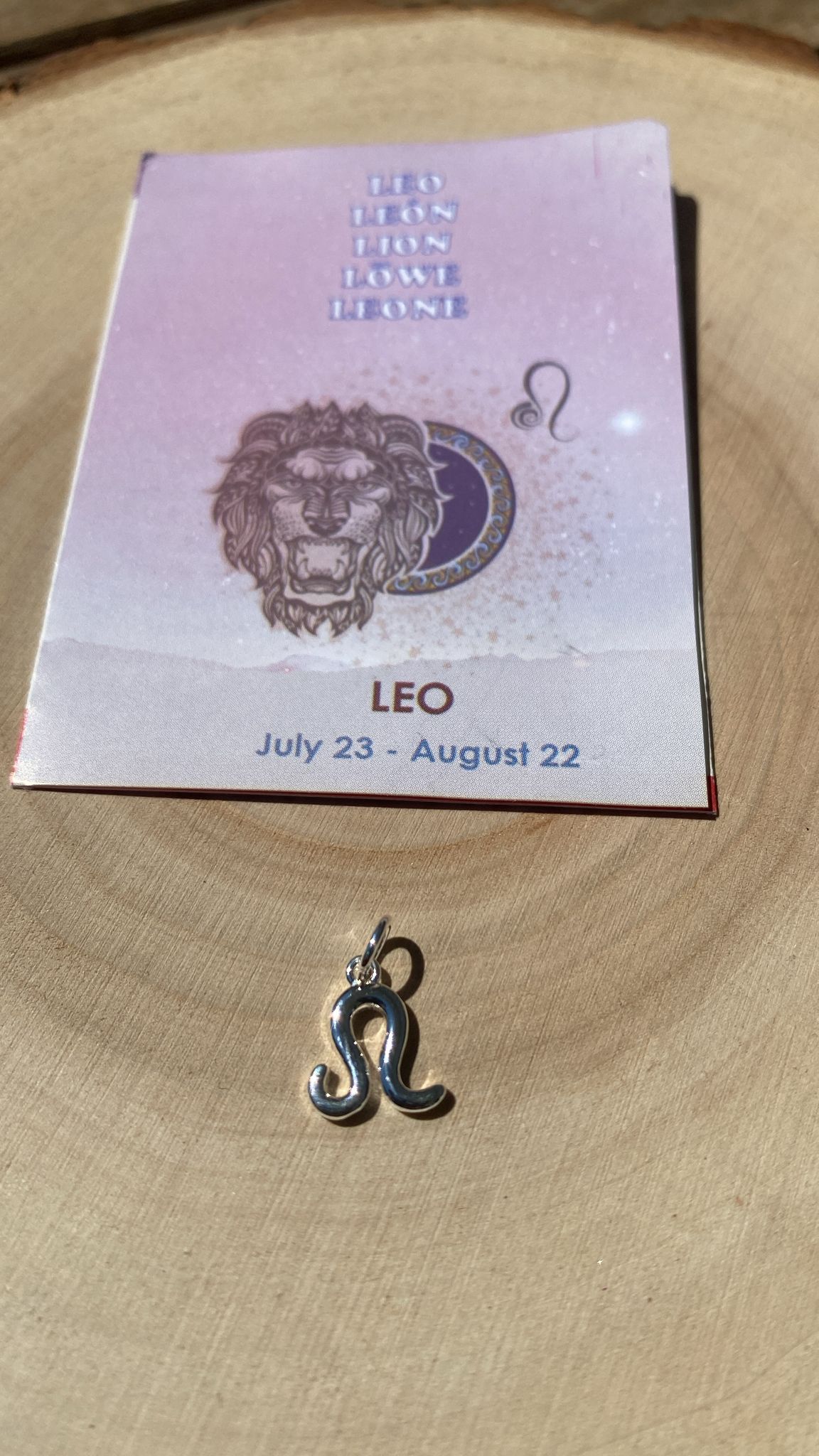 COLGANTE PLATA | LEO