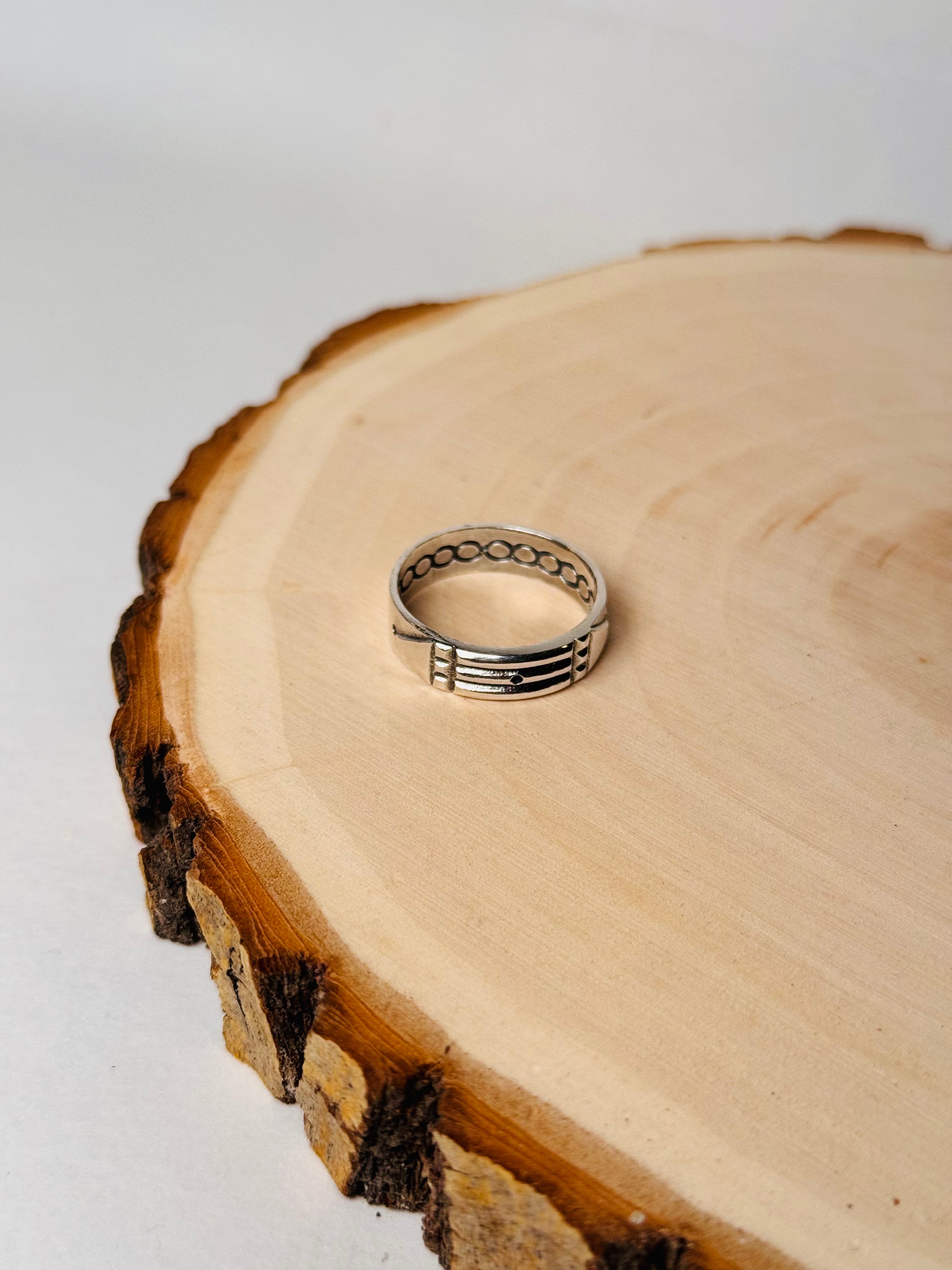 anillo atlante amuleto proteccion