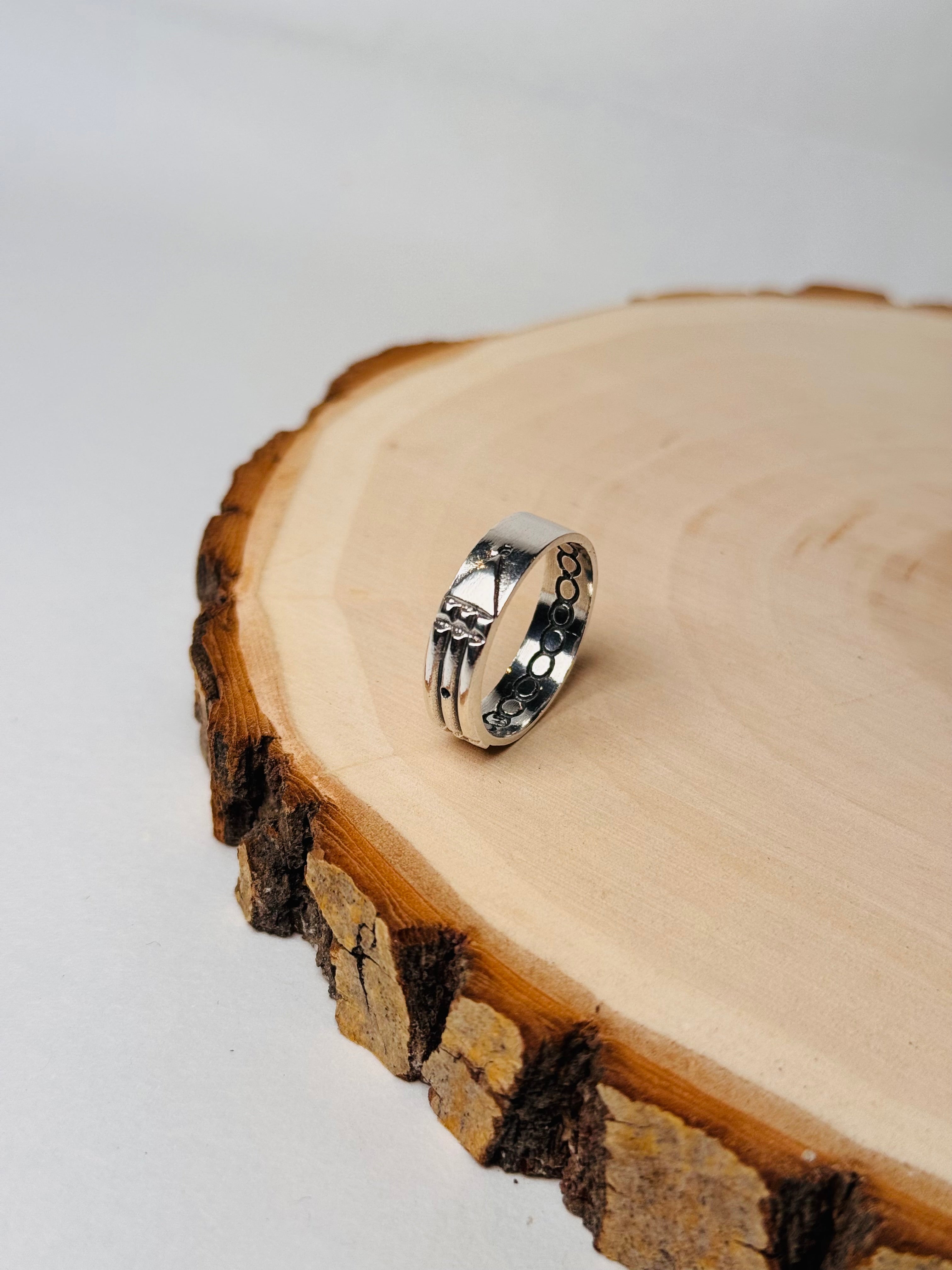 anillo atlante amuleto proteccion