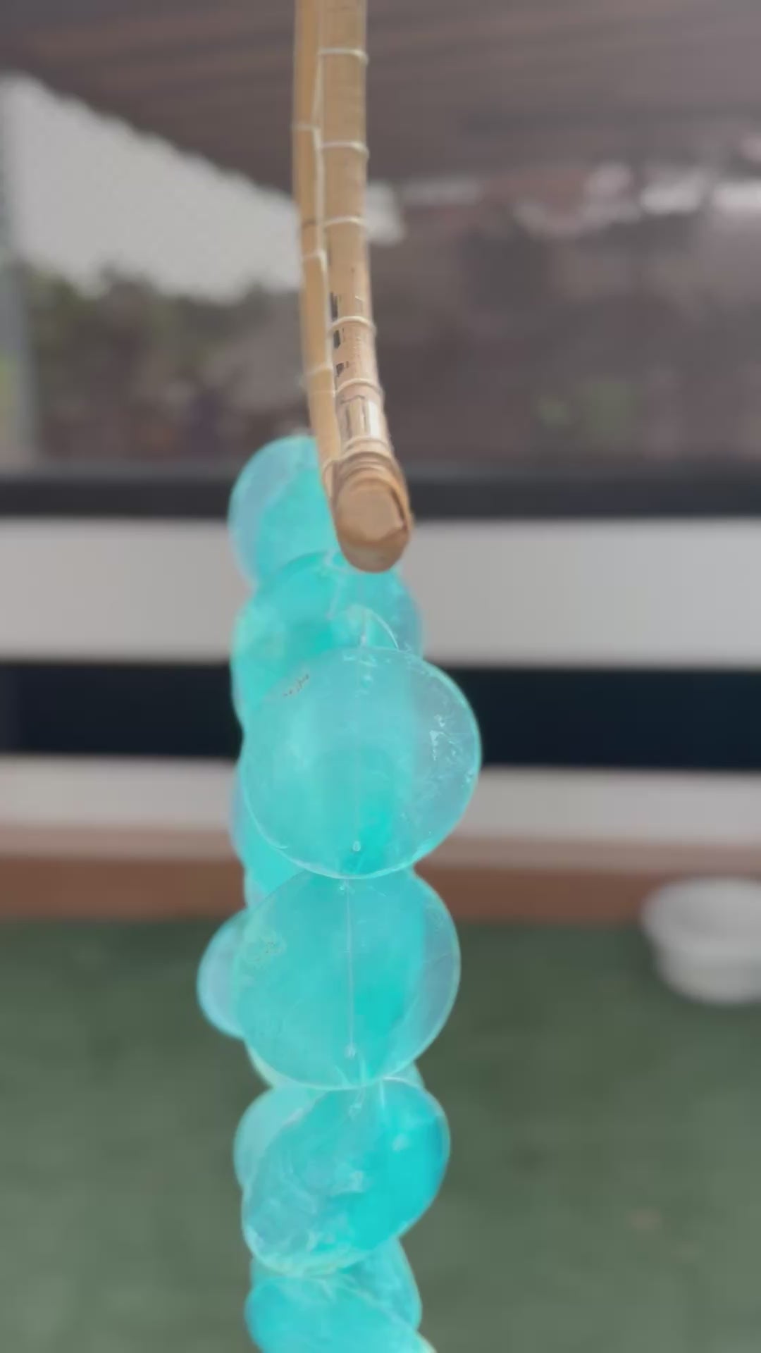 LLAMADOR DE VIENTO LUNA NÁCAR | AZUL