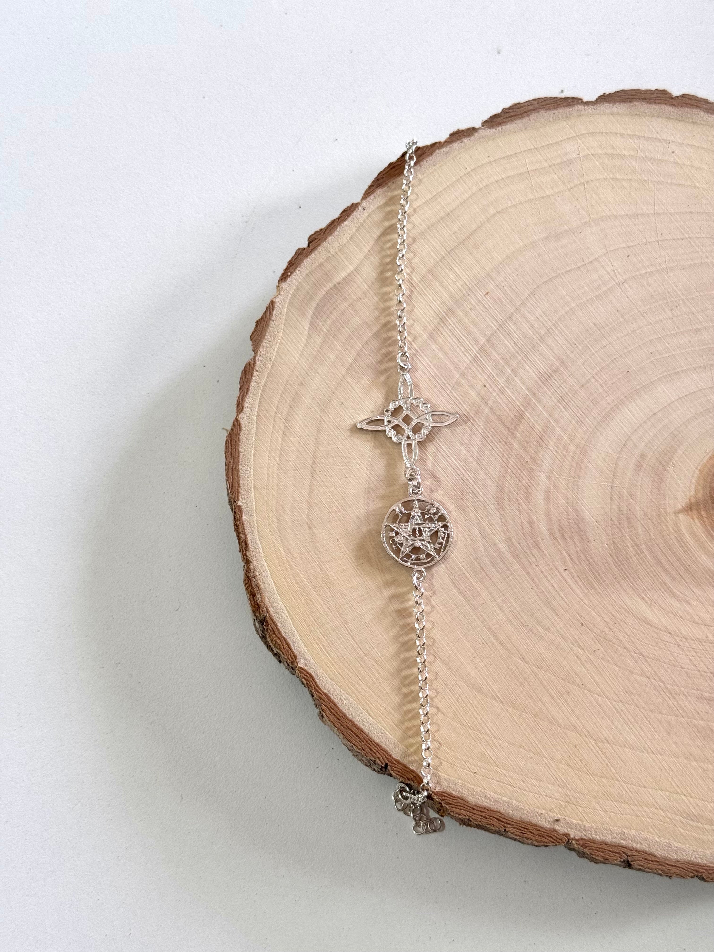 pulsera amuleto doble protección nudo de bruja y tetragramaton